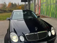 Gebraucht Mercedes E220 150 PS (110 kW) 2003 Blau Limousine