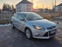 Gebraucht Ford Focus 116 PS (85 kW) 2014 Grau Limousine