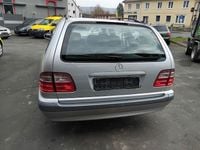 Second-hand Mercedes E220 143 CP (105 kW) 2001 Argintiu Break