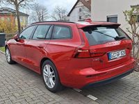 Gebraucht Volvo V60 Momentum 150 PS (110 kW) 2018 Rot Kombi