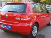 Gebraucht VW Golf VI Trendline 86 PS (63 kW) 2010 Rot Kleinwagen