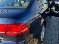 Gebraucht VW Passat 122 PS (89 kW) 2011 Blau Limousine