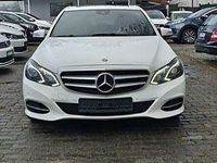 Gebraucht Mercedes E220 Avantgarde 194 PS (142 kW) 2016 Weiß Limousine