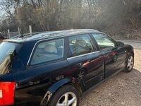 Gebraucht Audi A4 135 PS (99 kW) 2001 Schwarz Kombi