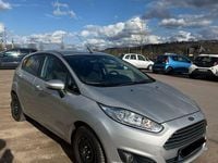 Gebraucht Ford Fiesta 101 PS (74 kW) 2015 Silber Limousine