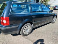 Second-hand VW Passat 150 CP (110 kW) 2004 Negru Break