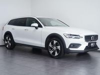 Gebraucht Volvo V60 CC Pro 250 PS (183 kW) 2022 Weiß Kombi