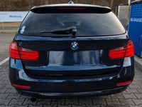 Gebraucht BMW 320 Sport Line 184 PS (135 kW) 2014 Blau Kombi