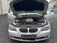 Gebraucht BMW 530 231 PS (169 kW) 2006 Silber Kombi