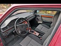 Second-hand Mercedes E250 94 CP (69 kW) 1992 Roșu Break