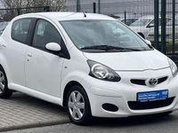 Gebraucht Toyota Aygo 68 PS (50 kW) 2011 Weiß Kleinwagen