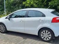 Gebraucht Kia Rio Edition 7 86 PS (63 kW) 2012 Weiß Kleinwagen