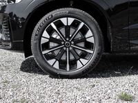 Neu Volvo XC60 Plus 250 PS (183 kW) 2025 Schwarz SUV