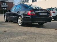 Gebraucht Mercedes E320 Avantgarde 190 PS (139 kW) 2006 Schwarz Limousine