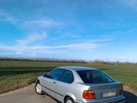 Gebraucht BMW 316 Basis 102 PS (75 kW) 1996 Silber Coupé