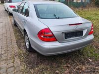 Gebraucht Mercedes 220 150 PS (110 kW) 2002 Silber Limousine