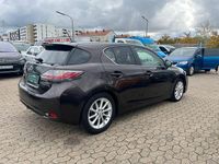 Gebraucht Lexus CT200h 99 PS (72 kW) 2011 Braun Kleinwagen