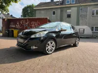 Gebraucht Peugeot 208 Allure 120 PS (88 kW) 2012 Schwarz Kleinwagen