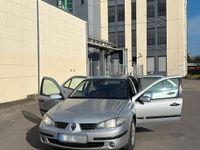 Gebraucht Renault Laguna II Dynamique 135 PS (99 kW) 2006 Grau Limousine