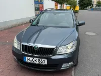 Gebraucht Skoda Octavia 140 PS (102 kW) 2012 Grau Kombi