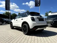 Neu Fiat 600 Street 101 PS (74 kW) 2025 Bicolore weiß / schwarz SUV