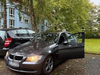 Gebraucht BMW 320 150 PS (110 kW) 2005 Grau Limousine