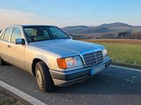 Gebraucht Mercedes E250 95 PS (69 kW) 1993 Silber Limousine