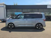 Gebraucht VW Multivan Life 150 PS (110 kW) 2025 Silber metallic Van / Kleinbus