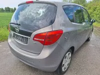 Gebraucht Opel Meriva Design Edition 131 PS (96 kW) 2011 Muskatgrau/muskat braun(m2) Van / Kleinbus