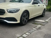 Gebraucht Mercedes E220 194 PS (142 kW) 2022 Schwarz Limousine