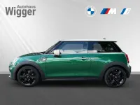 Gebraucht Mini Cooper 136 PS (100 kW) 2020 British racing green iv metall Kleinwagen