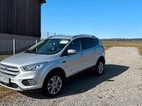 Gebraucht Ford Kuga 150 PS (110 kW) 2018 Silber SUV
