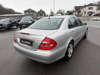 Gebraucht Mercedes E200 163 PS (119 kW) 2005 Silber Limousine