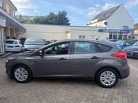 Gebraucht Ford Focus Ambiente 101 PS (74 kW) 2015 Braun Limousine