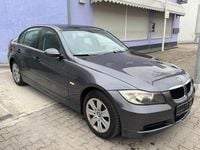 Gebraucht BMW 318 129 PS (94 kW) 2005 Grau Limousine