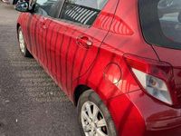 Gebraucht Toyota Yaris Life 69 PS (50 kW) 2012 Red mica metallic Kleinwagen