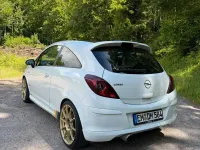 Używany Opel Corsa OPC 90 KM (66 kW) 2010 Biały Hatchback