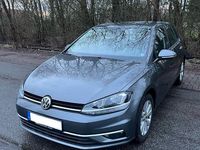 Gebraucht VW Golf VII Comfortline 116 PS (85 kW) 2019 Grau Limousine