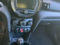 Second-hand Mini ONE 102 CP (75 kW) 2019 Negru Hatchback