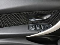 Gebraucht BMW 320 184 PS (135 kW) 2018 Weiß Limousine