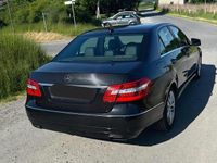 Gebraucht Mercedes E200 Avantgarde 136 PS (100 kW) 2012 Schwarz Limousine