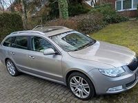 Gebraucht Skoda Superb Exclusive 160 PS (117 kW) 2013 Silber Kombi