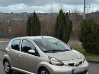 Gebraucht Toyota Aygo 68 PS (50 kW) 2008 Beige Kleinwagen