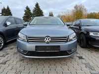 Gebraucht VW Passat Highline 160 PS (117 kW) 2012 Blau Limousine