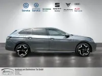 Gebraucht VW Passat R-line 150 PS (110 kW) 2025 Grau Kombi