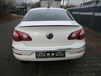 Gebraucht VW Passat Basis 160 PS (117 kW) 2009 Candyweiß Limousine