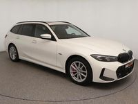 Gebraucht BMW 330e M Sport 292 PS (214 kW) 2023 Weiß Kombi