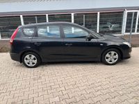 Gebraucht Hyundai i30 126 PS (92 kW) 2011 Schwarz Kombi