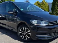 Gebraucht VW Touran IQ Drive 150 PS (110 kW) 2019 Deep black perleffekt Van / Kleinbus