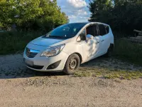 Gebraucht Opel Meriva 120 PS (88 kW) 2010 Weiß Van / Kleinbus